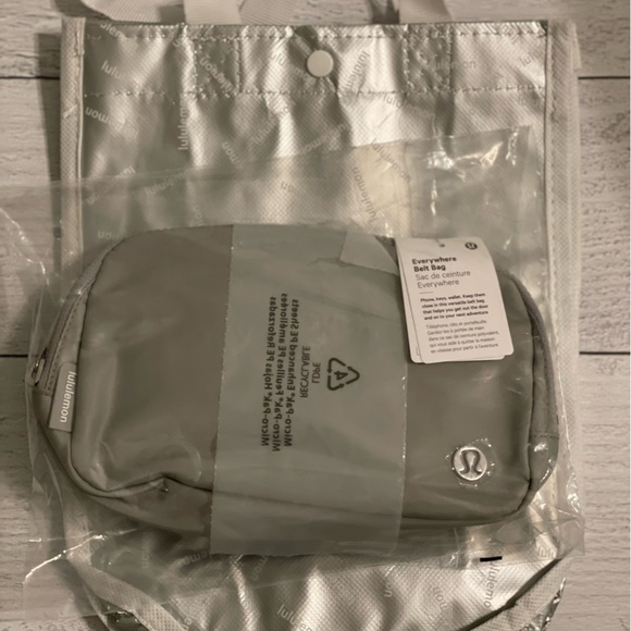 Not for saleNWT Lululemon Everywhere Belt Bag 1L Silver Drop still in plastic - Picture 9 of 9